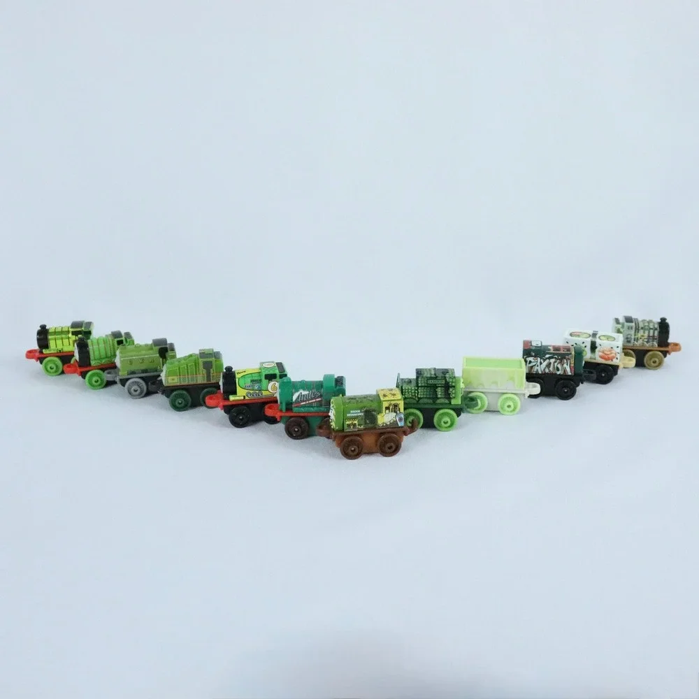 Thomas & Friends Blue Minis Storage Container Carry Case & Lot of 40 Mini Trains